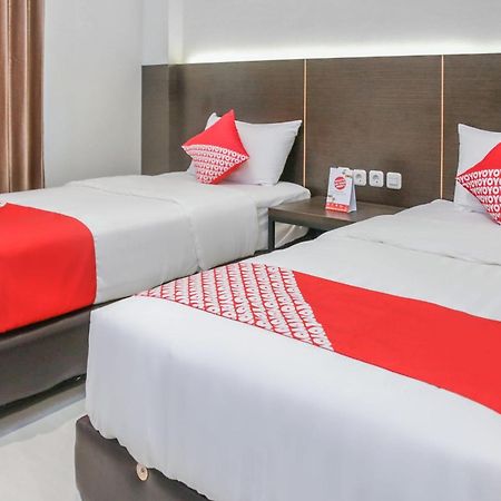Super Oyo 1006 Azzahra Guest House Syariah Ambon Exterior photo
