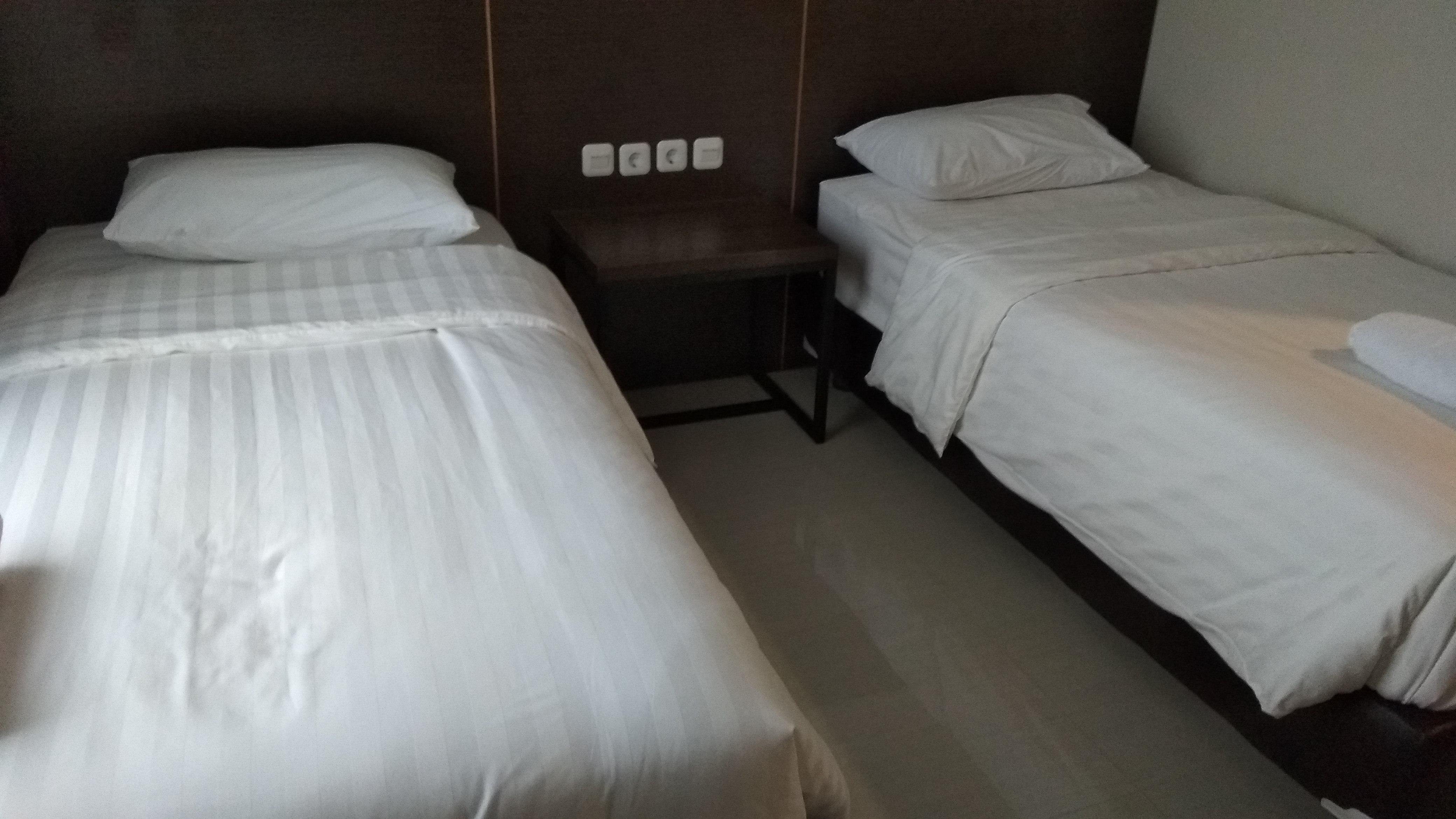 Super Oyo 1006 Azzahra Guest House Syariah Ambon Exterior photo