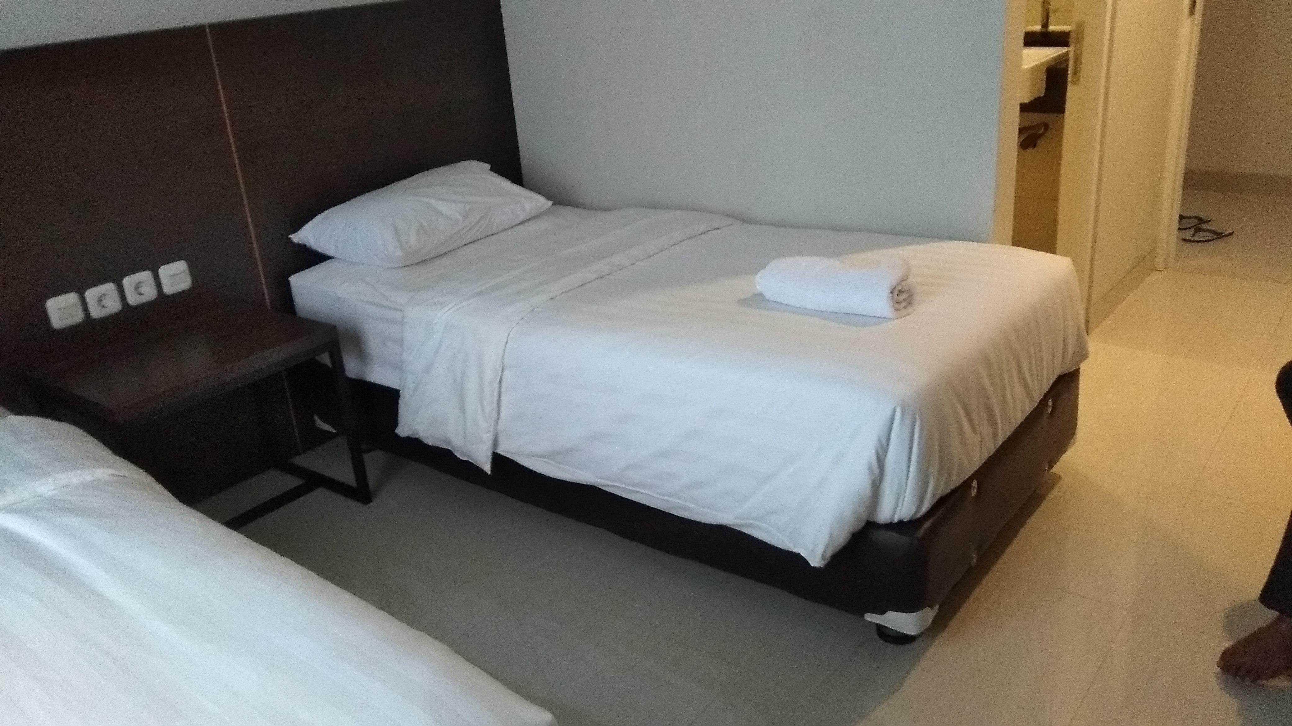 Super Oyo 1006 Azzahra Guest House Syariah Ambon Exterior photo