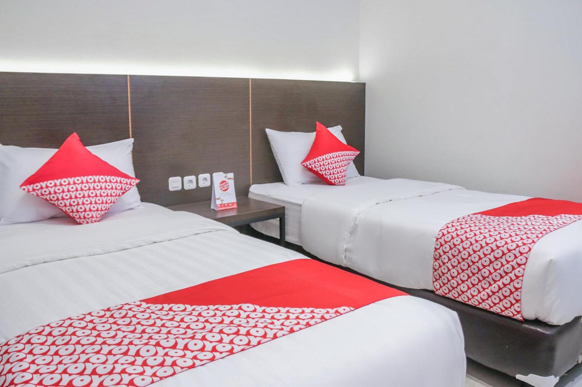 Super Oyo 1006 Azzahra Guest House Syariah Ambon Exterior photo