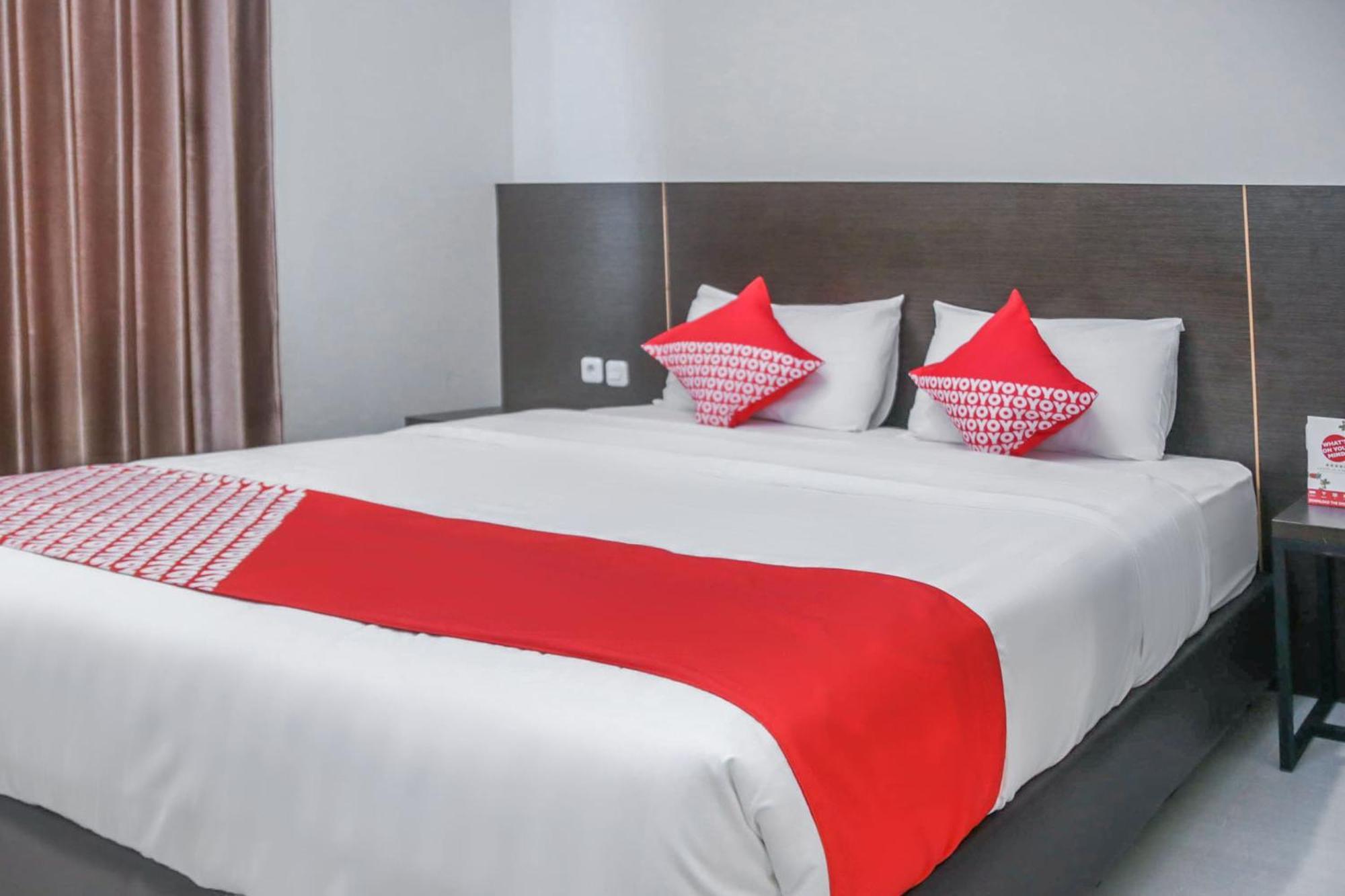 Super Oyo 1006 Azzahra Guest House Syariah Ambon Exterior photo