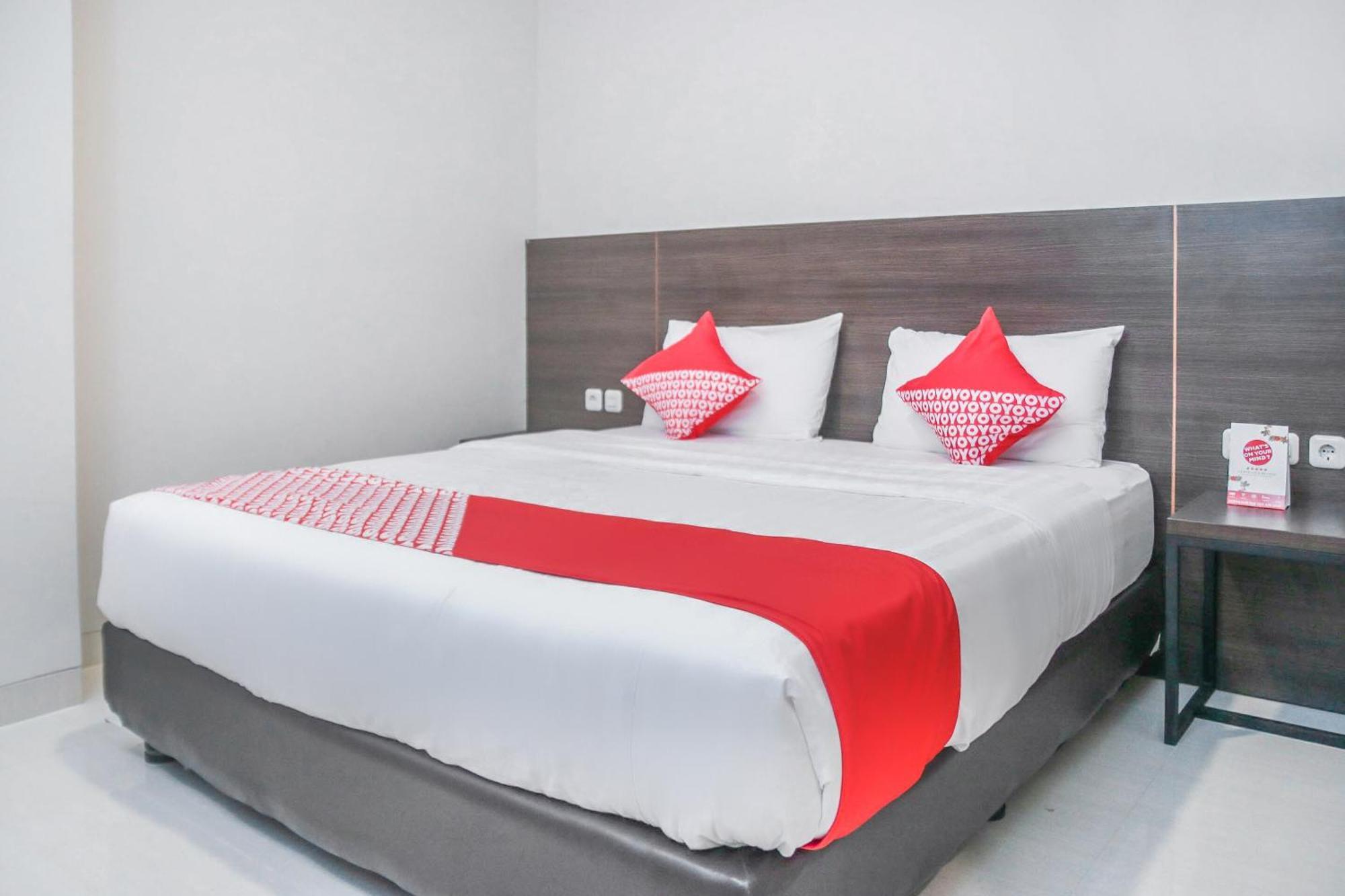 Super Oyo 1006 Azzahra Guest House Syariah Ambon Exterior photo