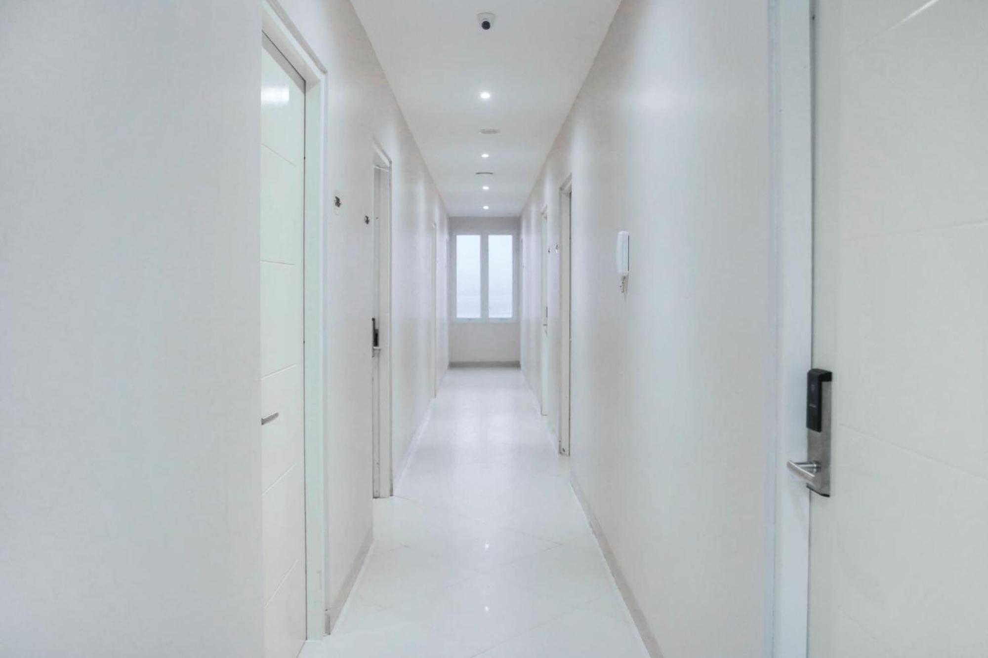 Super Oyo 1006 Azzahra Guest House Syariah Ambon Exterior photo