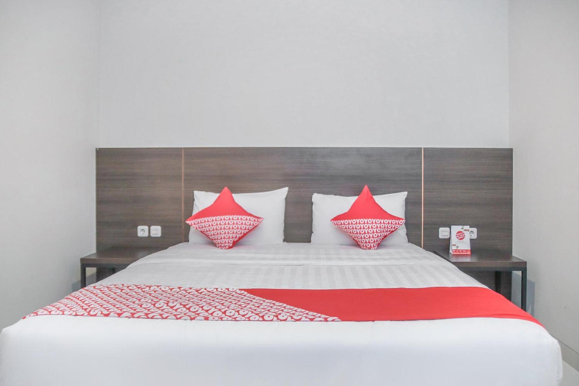 Super Oyo 1006 Azzahra Guest House Syariah Ambon Exterior photo